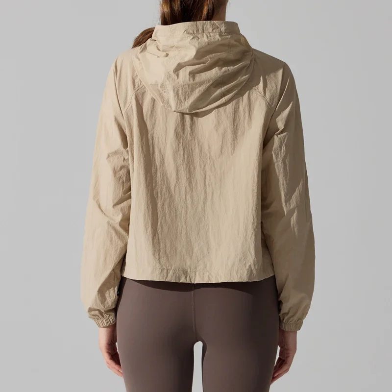 سترة مطر خفيفة الوزن للنساء من - مراجعة Running Gear Rain وسعره