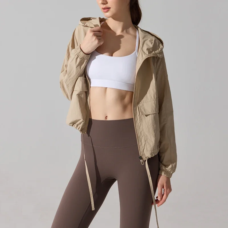 سترة مطر خفيفة الوزن للنساء من - مراجعة Running Gear Rain وسعره