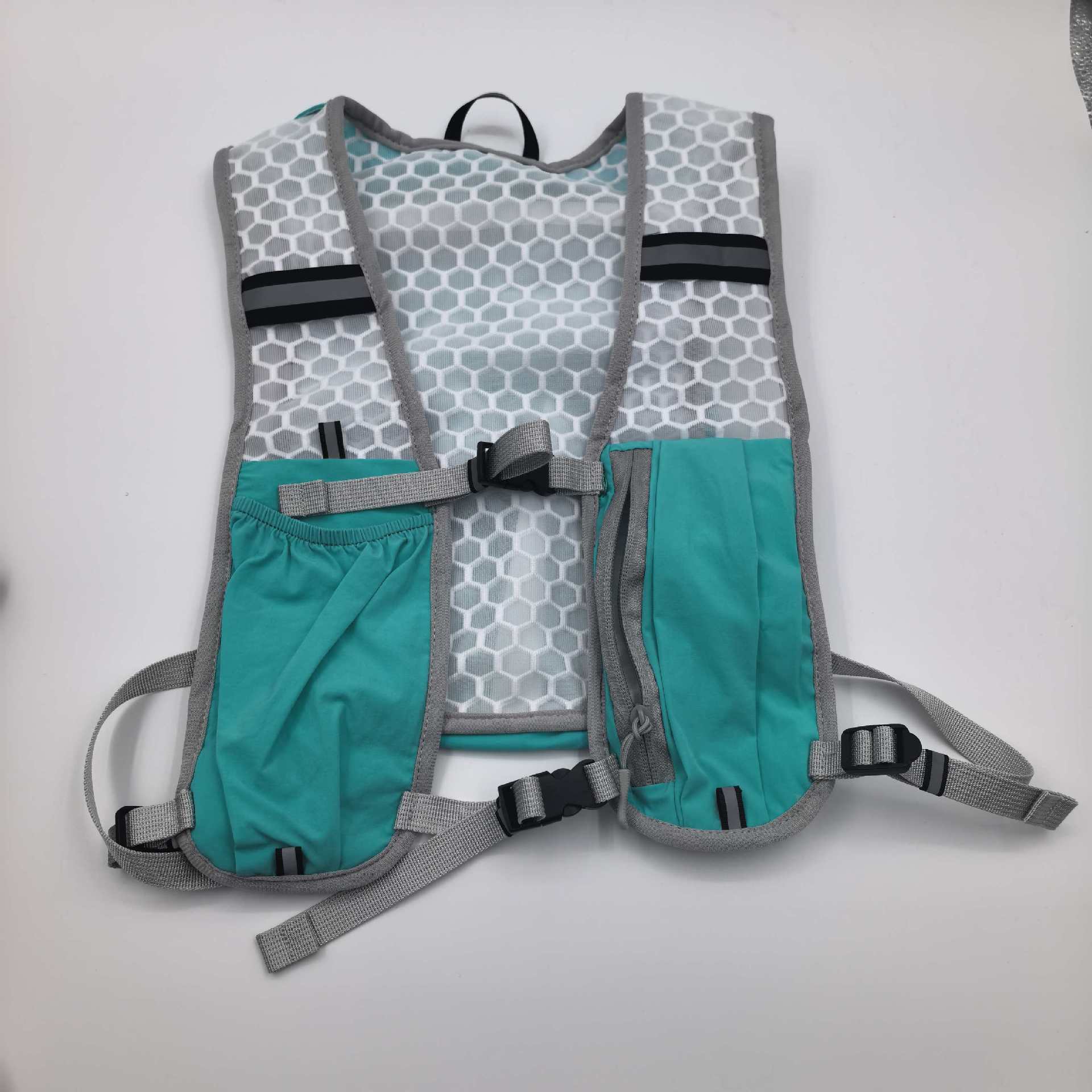حقيبة هاتف للجري، حقيبة صدرية  - مراجعة Running Gear Water وسعره